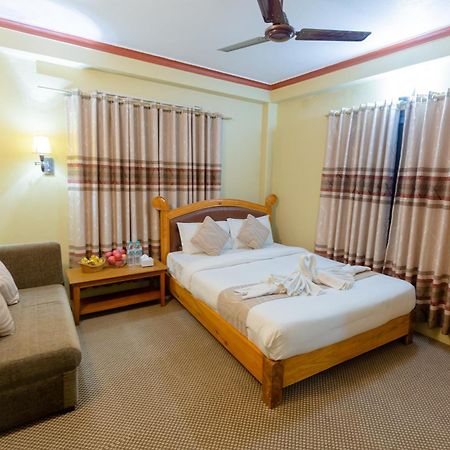 Paradise Boutique Hotel ポカラ エクステリア 写真