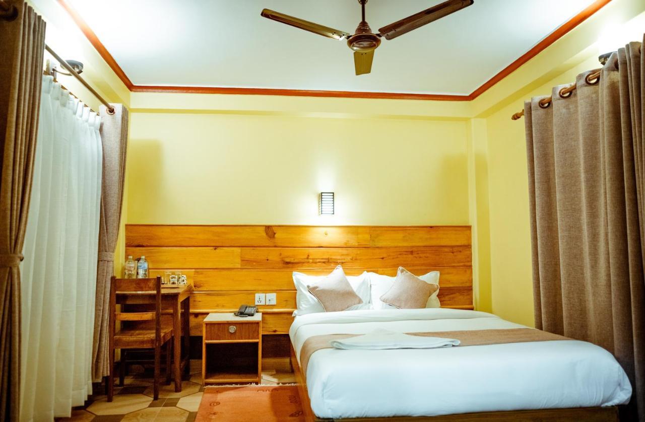 Paradise Boutique Hotel ポカラ エクステリア 写真