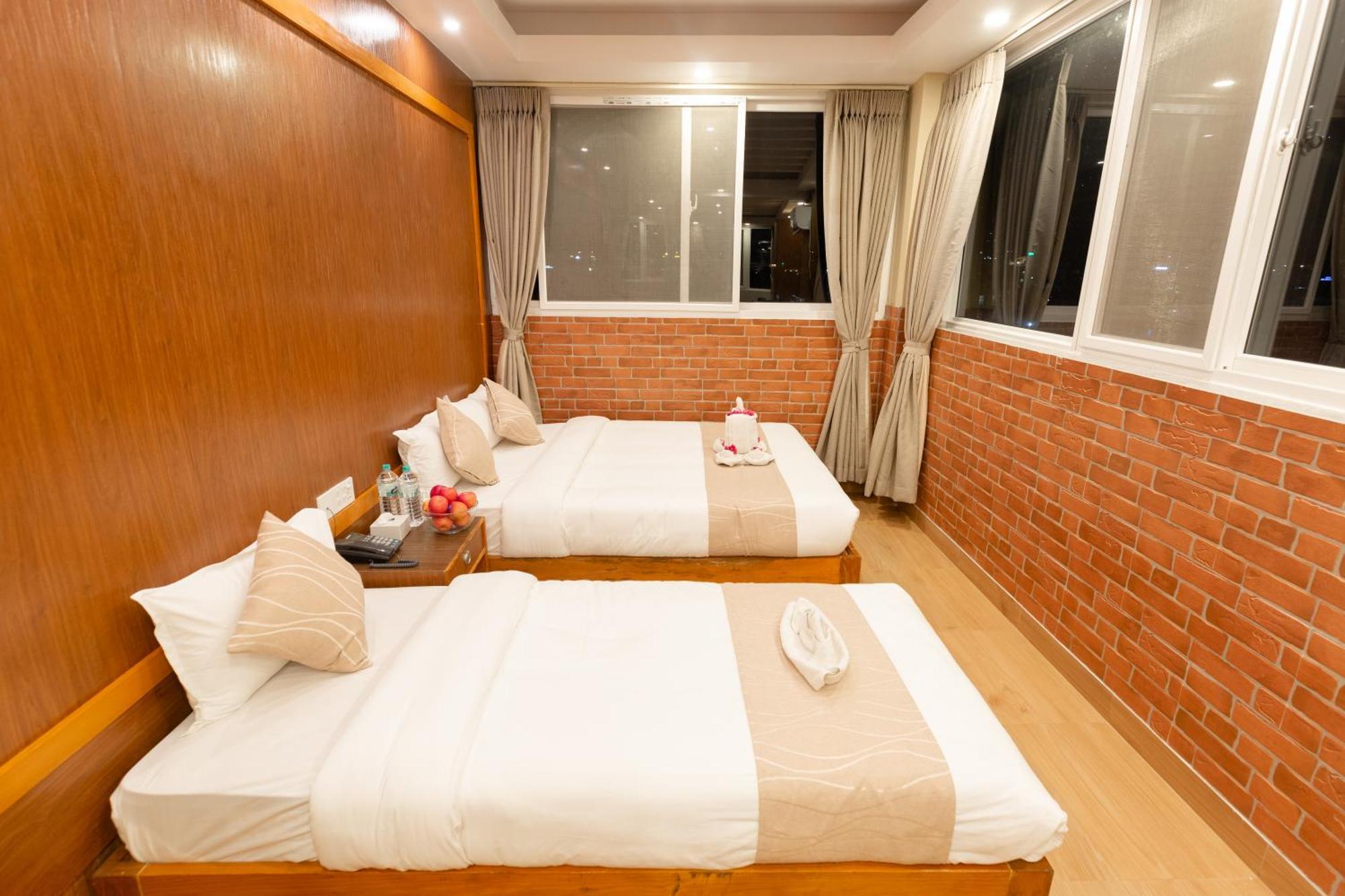 Paradise Boutique Hotel ポカラ エクステリア 写真
