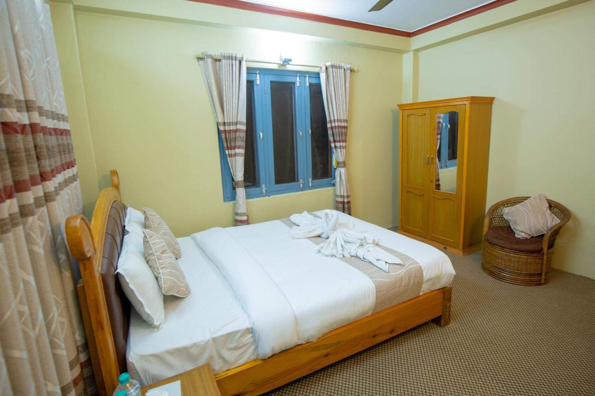 Paradise Boutique Hotel ポカラ エクステリア 写真