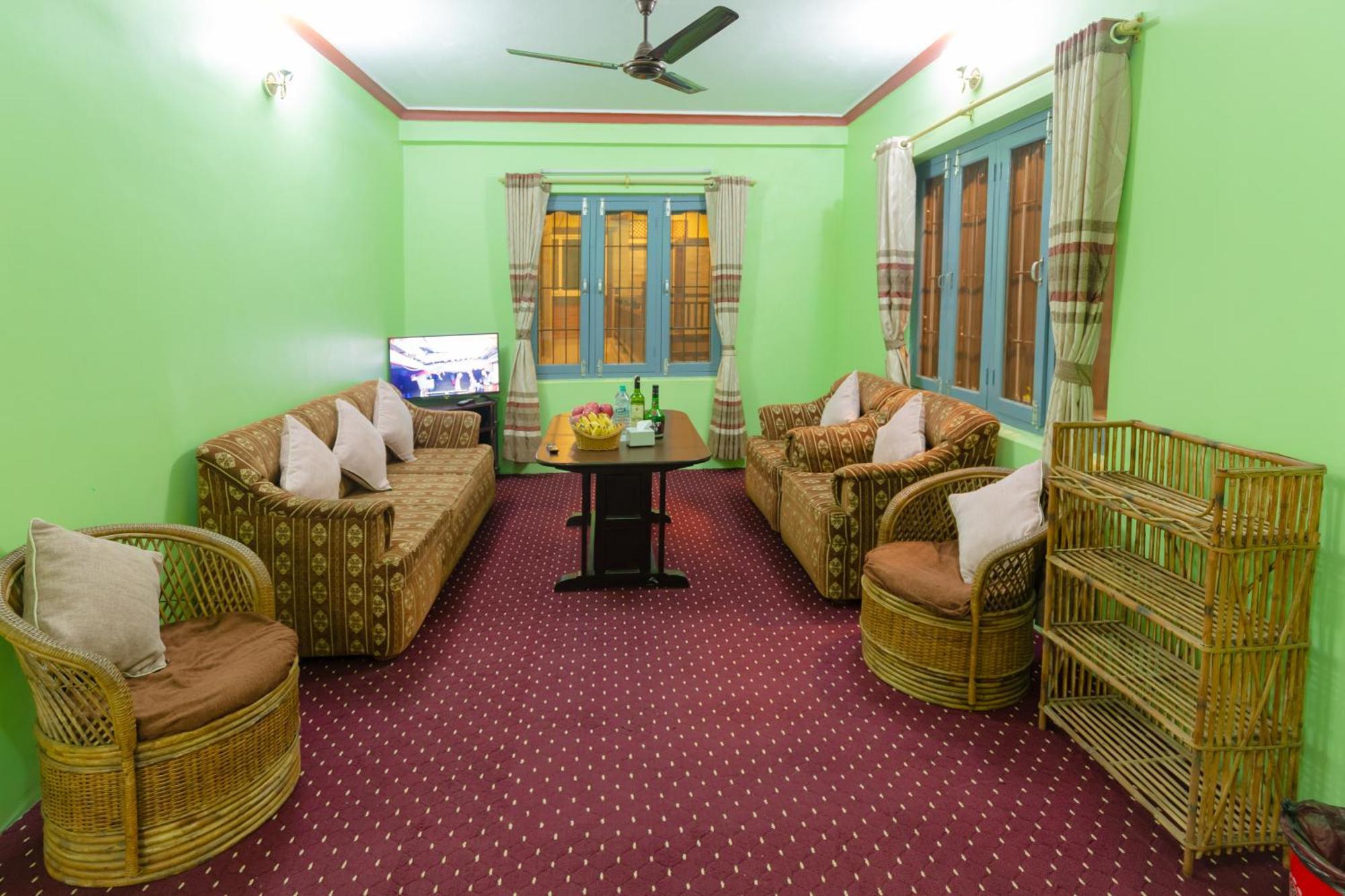 Paradise Boutique Hotel ポカラ エクステリア 写真