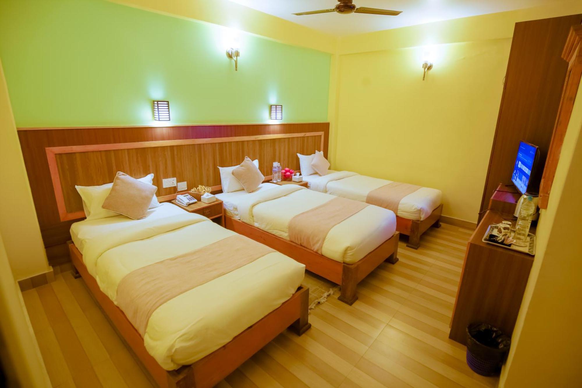 Paradise Boutique Hotel ポカラ エクステリア 写真